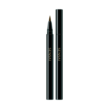 DESIGNING LIQUID EYELINER